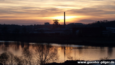 Sonnenaufgang in Hattingen an der Ruhr mit der Henrichshütte