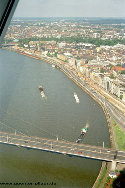 Mannesmannufer, Blick Richtung Norden