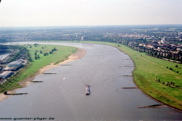 Rhein Richtung Süden