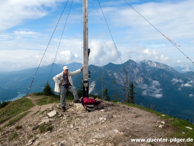 Blick vom Gipfel auf Herzogstand und Heimgarten (rechts)