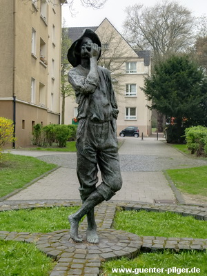 Mundharmonikaspieler Skulptur in Essen-Frohnhausen