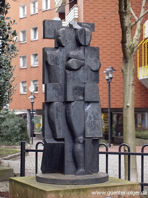 Max Schmitz (*1936 in Oberhausen) "WIR" (1993), Stahl