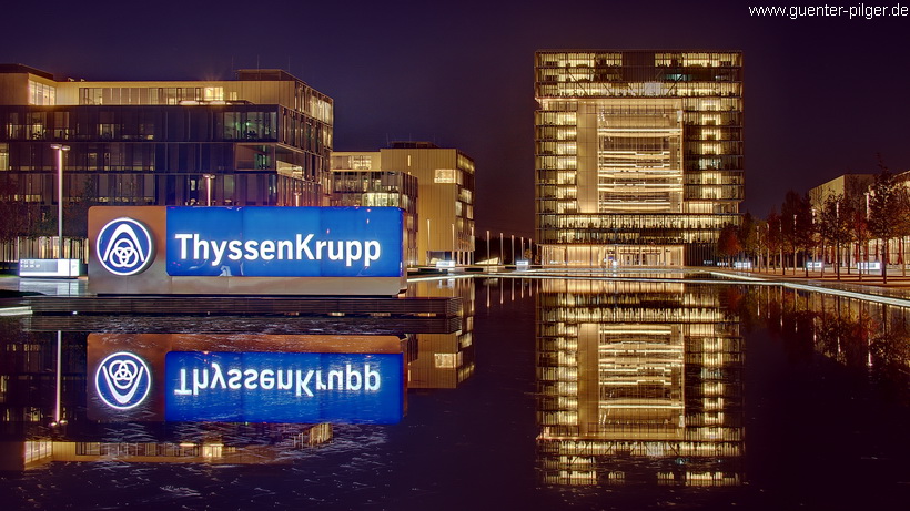 ThyssenKrupp - Hauptquartier bei Nacht