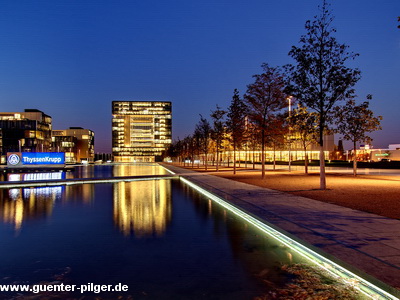 ThyssenKrupp - Hauptquartier bei Nacht