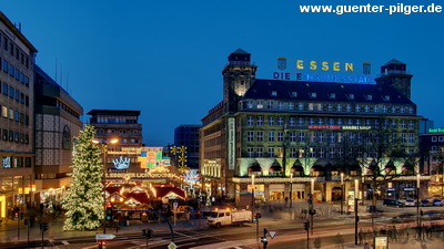 Willy-Brandt-Platz mit Handelshof