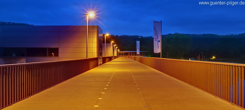 Fußweg über das Wehr, Südseite