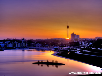 Sonnenuntergang am Phoenix-See in Dortmund