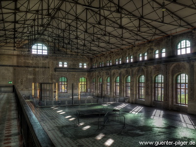 Innenansicht der Halle von der Empore aus