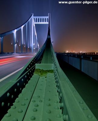 Uerdinger Brrücken, auf der Brücke