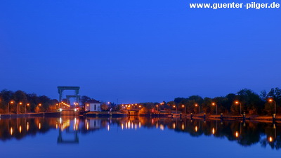 Schleuse Flaesheim bei Nacht