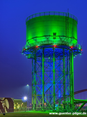 Wasserturm bei Nacht