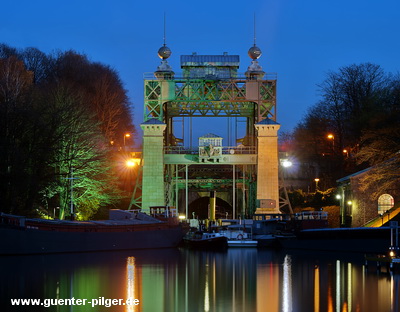 Schiffshebewerk Hinrichenburg bei Nacht