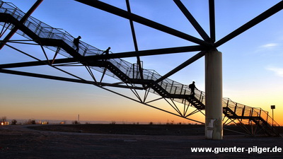 Tetraeder bei Sonnenuntergang