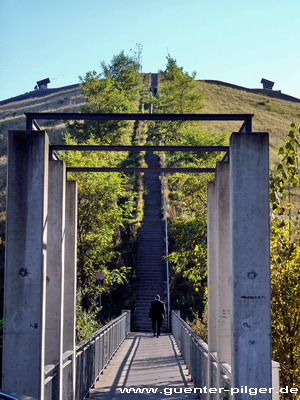 Aufgang von der Schüngelbergsiedlung