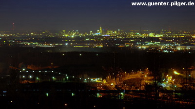 Essen, nächtlicher Blick vom Tetraeder in Bottrop