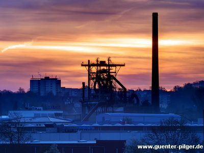 Sonnenaufgang in Hattingen an der Ruhr mit der Henrichshütte