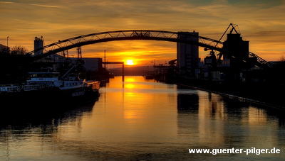 Sonnenuntergang Duisburg-Außenhafen